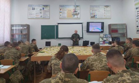 Як у школах навчають «Захисту України»